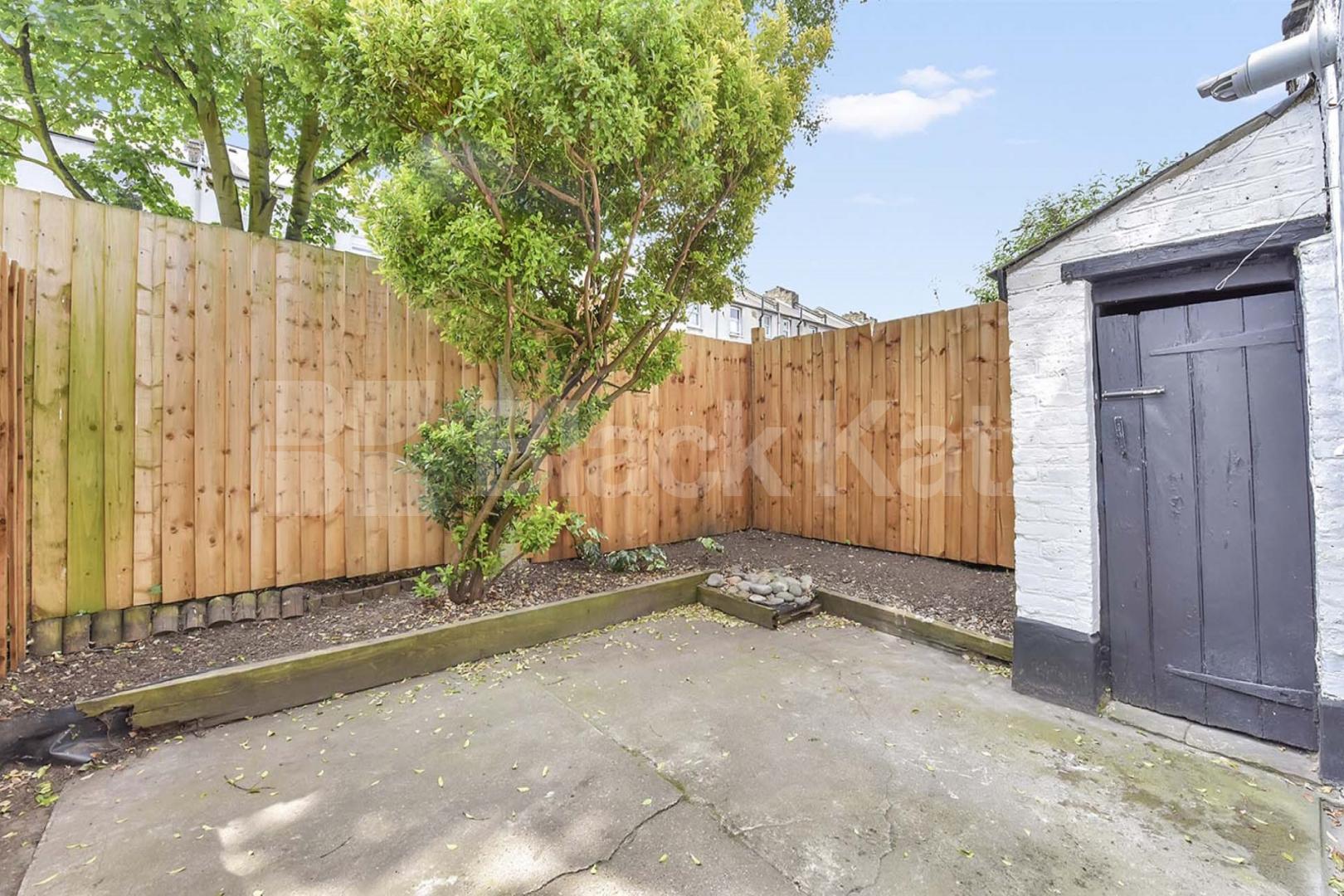 Stylish Georgian town house over three floors, two bathrooms & patio garden   Henshaw Street, Elephant and Castle